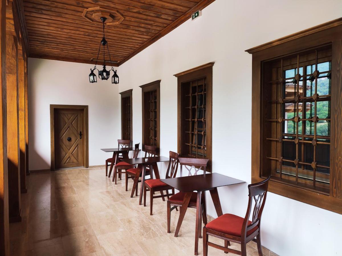Guest Mansion, Гостински Палат Rostusa Exterior foto